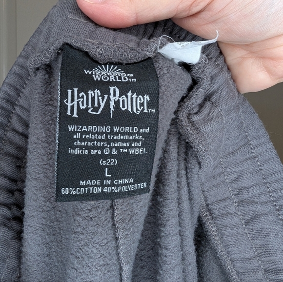 Harry Potter Gryffindor Men's Size Large Gray Lounge Shorts Drawstring Pockets - Picture 4 of 5